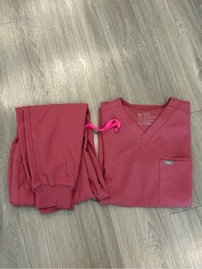 Figs Scrub Set
